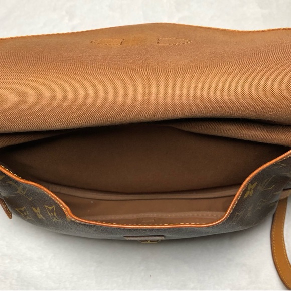 Louis Vuitton Saumur30 BagDate Code(AR1901)/Poshmark COA/Dust Bag - Picture 10 of 16